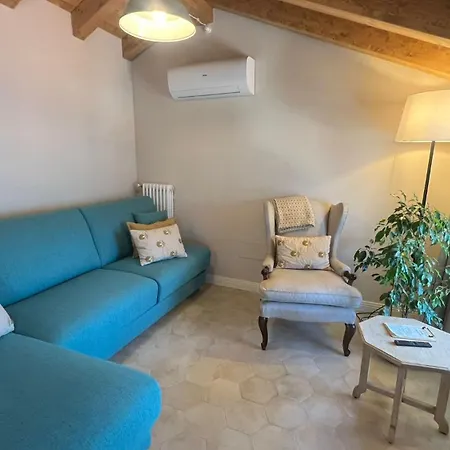 Lakeview Jonny House On The Roofs شقة