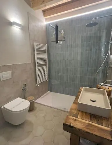 Lakeview Jonny House On The Roofs לצנו