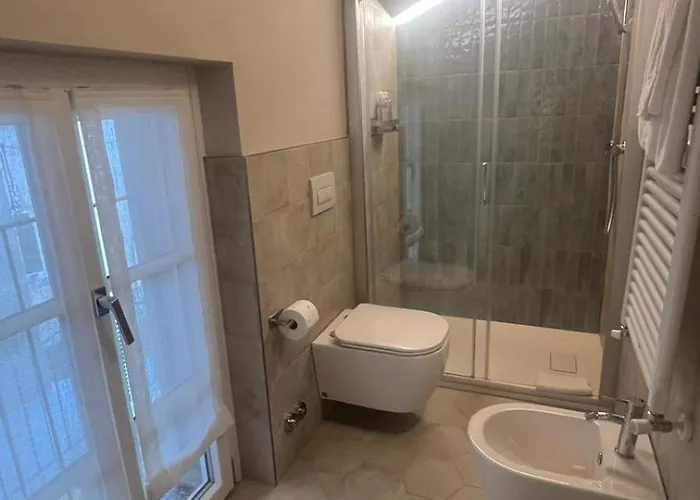 Lakeview Jonny House On The Roofs *