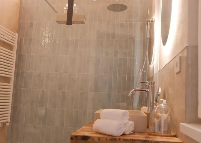 Lakeview Jonny House On The Roofs * לצנו