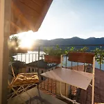 Lakeview Jonny House On The Roofs Lezzeno